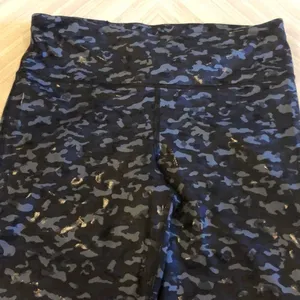Gap Fit Black & Grey Shine Camouflage Leggings thumbnail 6
