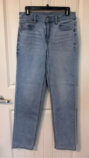 American Eagle Super High Rise Straight Jeans Light‎ Wash Size 4 thumbnail 1