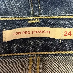 Levi's Women's Blue Medium Wash Distressed Low Pro Straight Denim Jeans Size 24 thumbnail 4