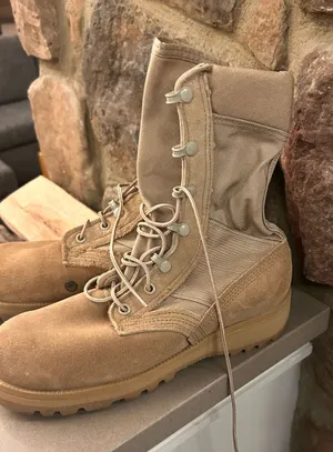Combat Desert Tan Lace-Up Combat Boots by Vibram 5 1/2 thumbnail 1