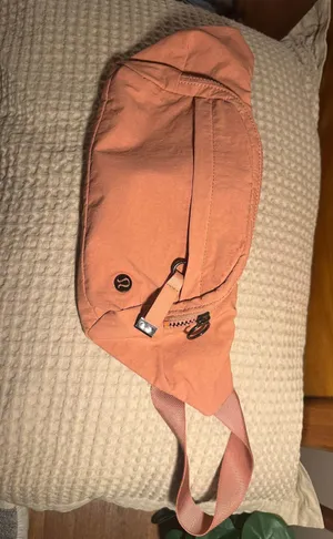 Lululemon Everywhere Belt Bag thumbnail 6