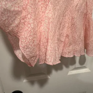 Francesca’s Mi Ami Boho Smocked Pull On Shorts Pink Floral Women’s Small thumbnail 5