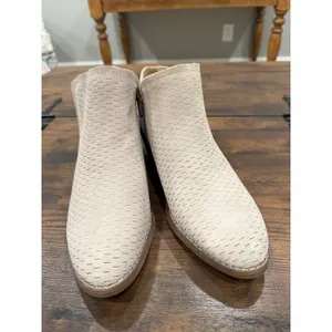 Lucky Brand Fabiana Booties Womens 8M Beige‎ Perforated Leather Ankle Boots Boho thumbnail 3