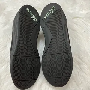Clove Core Classic All Black Option M/7.5 W/9 thumbnail 5