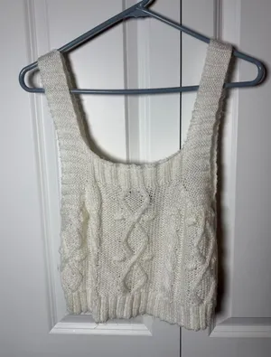 Kendall + Kylie White Cable Knit Tank Top Medium thumbnail 1