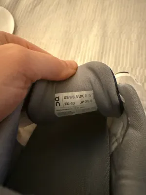On Cloud Running Shoes Women’s thumbnail 4