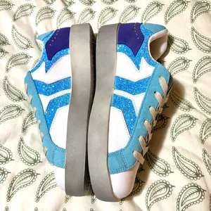 COB CULTURE OF BRAVE White Leather Neon Glare Blue Glitter Wing Sneaker 8-8.5 thumbnail 7