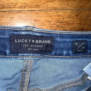 Lucky Brand 6/28 distressed cropped ankle normcore jeans thumbnail 2