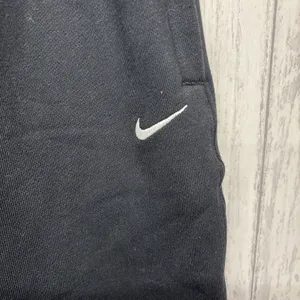 Womens Size L Nike Black Sweatpants Zipper Pocket CW5565 NWT thumbnail 2