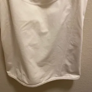 White Old Navy workout shirt thumbnail 9