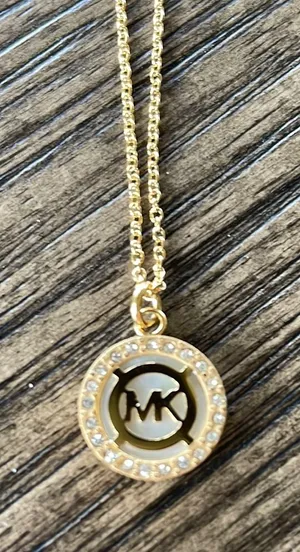 Michael Kors Herutage Fulton Pave Mother of Pearl Necklace NEW thumbnail 1