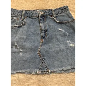 BDG Urban Outfitters Women’s Blue Distressed Denim Skirt Size M thumbnail 12