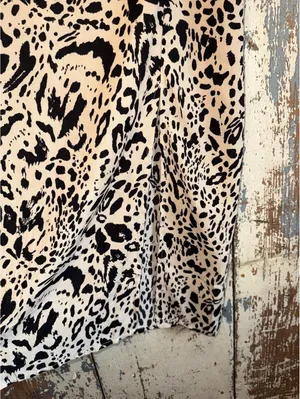 Nasty Gal size 10 leopard midi skirt with slit thumbnail 3