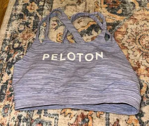 Peloton sports bra thumbnail 1