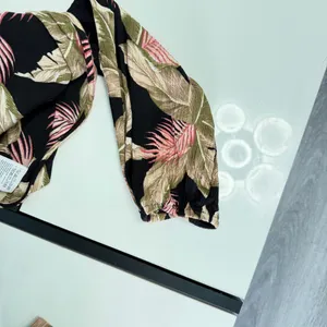🌺 Billabong Tropical Palm Long Sleeve Wrap Crop Top - Women’s Size L 🌿 thumbnail 10