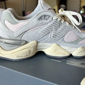 New Balance 9060 thumbnail 2
