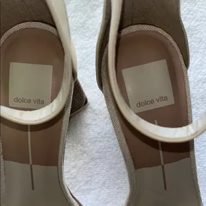 Dolce Vita Tan and Cream Heeled Sandals with Sculptural Heel thumbnail 9