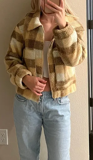 Doria Jacket In Beige thumbnail 1