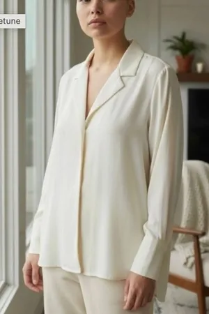 Abercrombie & Fitch Hook & Eye Top Women's‎ Size XL Cream Romantic thumbnail 1