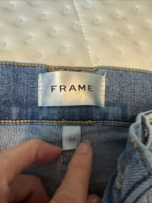 Frame Denim Wide-Leg Jeans in Medium Blue Wash thumbnail 3