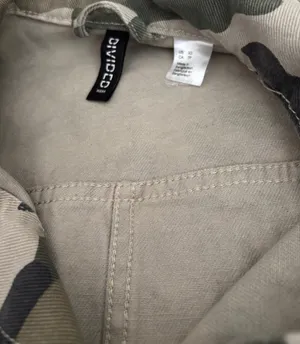 Divided Women’s Oversized Camo Jacket thumbnail 4