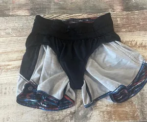 Lululemon Training Women's Training Shorts Size 4 thumbnail 7