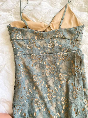 Romeo + Juliet Couture NWT Muted Blue Dusty Sage Lace Midi Dress thumbnail 5