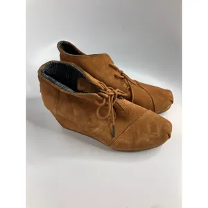 TOMS Desert Wedge Booties Womens 8.5 Tan Suede Good Lace Up Chukka 300513 thumbnail 3