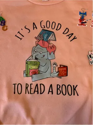 SHEIN Sweatshirt XL Light Pink “its a good day to read a book” 3 Sets Earrings thumbnail 2