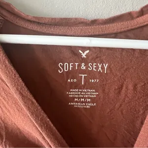American Eagle Soft And Sexy Burnt Orange Scoop Neck Long Sleeve Size Medium thumbnail 4