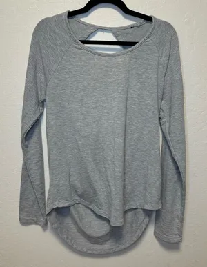 Gray Long Sleeve Women's Top Size L thumbnail 1