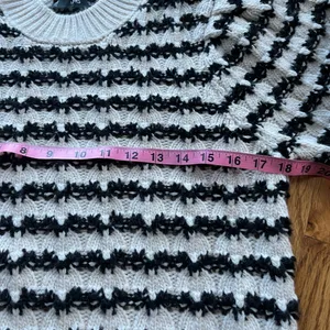 Mango Cropped textured sweater thumbnail 4