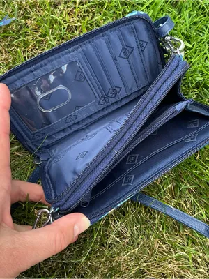 Quilted Vera Bradley travel organizer and wallet set 💙💙 thumbnail 11