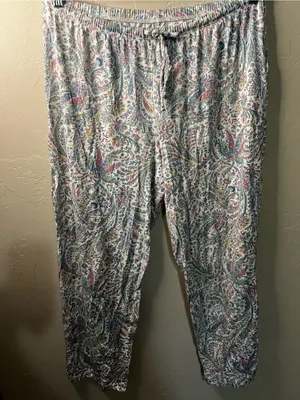 Lauren Ralph Lauren Paisley Monogram Knit Jersey Cropped Preppy Comfy Pajama Set thumbnail 8