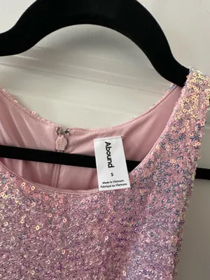 Pink sequins bodycon dress - NWT thumbnail 2