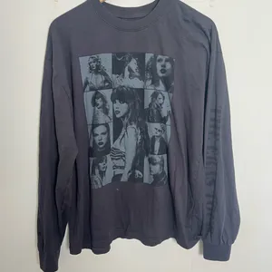 TAYLOR SWIFT- The Eras Tour Long Sleeve Black Size L thumbnail 3