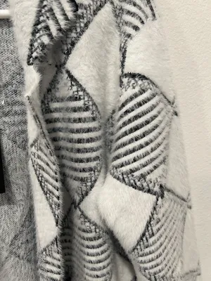 Black and White Geometric Patterned Coat size L by Here N Now Gray Size L thumbnail 3