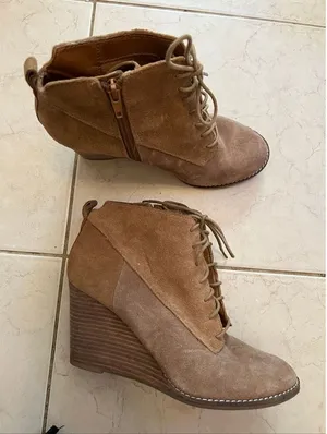 Lucky Brand Tan Yoanna Suede Wedge Bootie Women's Size 8 thumbnail 1