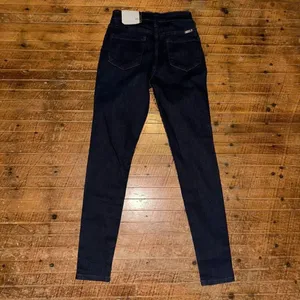 Kancan dark wash normcore stretchy 3/25 jeans thumbnail 3