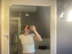Brandy Melville Sweater Top thumbnail 2