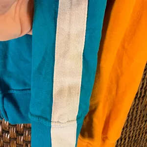 🚫SOLD🚫NFL Women’s Miami Dolphins Hoodie Size XL thumbnail 4
