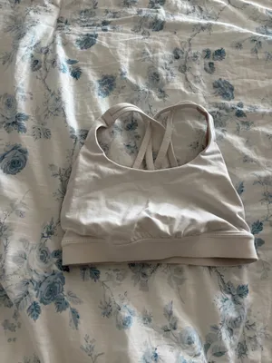 Lululemon Energy Sports Bra thumbnail 3