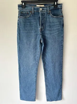 Levi’s Wedgie Straight Jeans Medium Wash Denim High Waist Raw Hem thumbnail 1