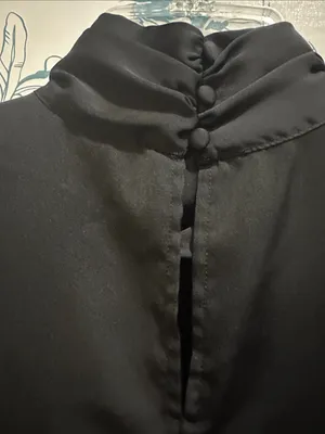 Who What Wear Black Sleeveless Mock Neck Blouse thumbnail 3