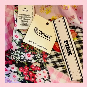 PINK VICTORIA’S SECRET Silky Pajama Shorts Patchwork Gingham Berries Floral M thumbnail 8