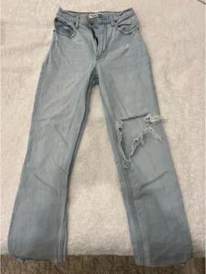 Abercrombie 90s Ultra High-Rise Straight Curve Love thumbnail 1