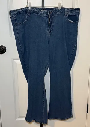Old Navy Boot-Cut Jeans Womens 26 Plus Short Medium Wash Blue Stretch Denim thumbnail 1