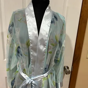 Valerie Stevens Sheer Floral Robe – Size M thumbnail 3