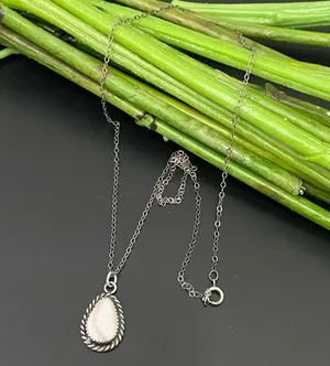 Vintage Native American Sterling Silver Mother Of Pearl Teardrop Pendant Necklac thumbnail 1
