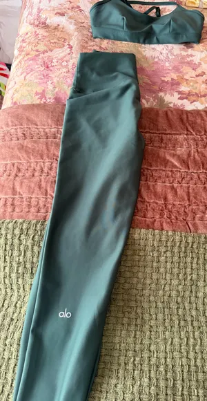 Alo legging set thumbnail 6